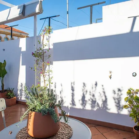 Alohamundi Velarde Apartment Seville